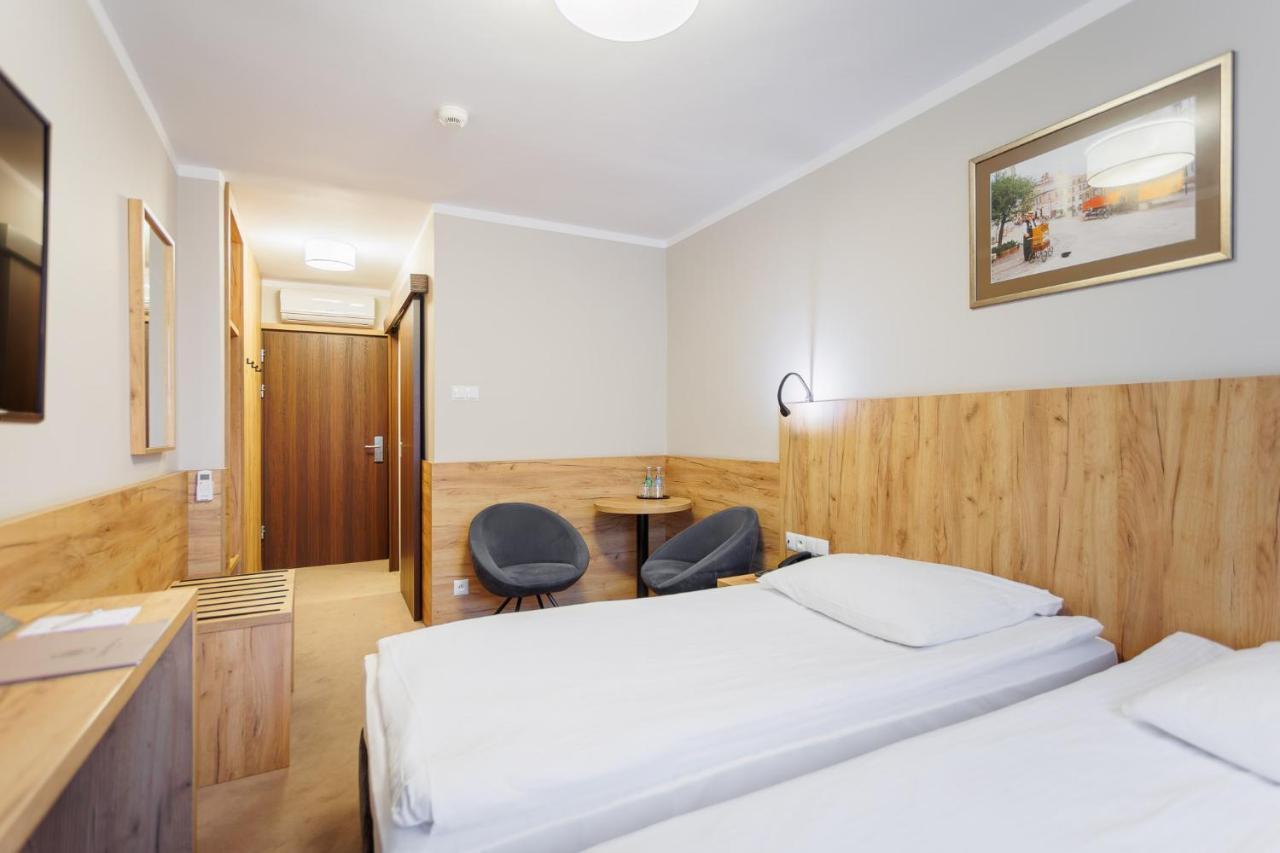 Hotel Tarnovia Tarnow Luaran gambar
