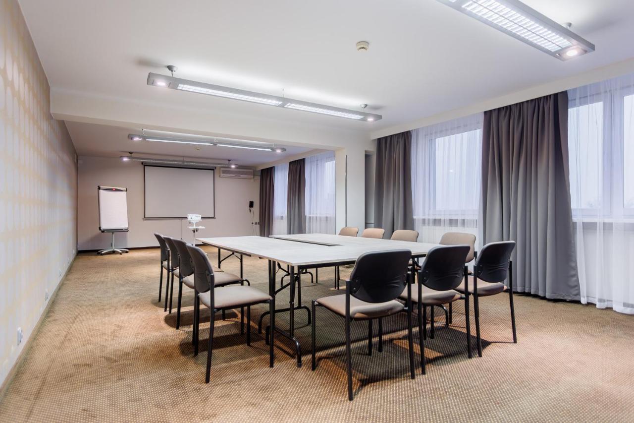 Hotel Tarnovia Tarnow Luaran gambar