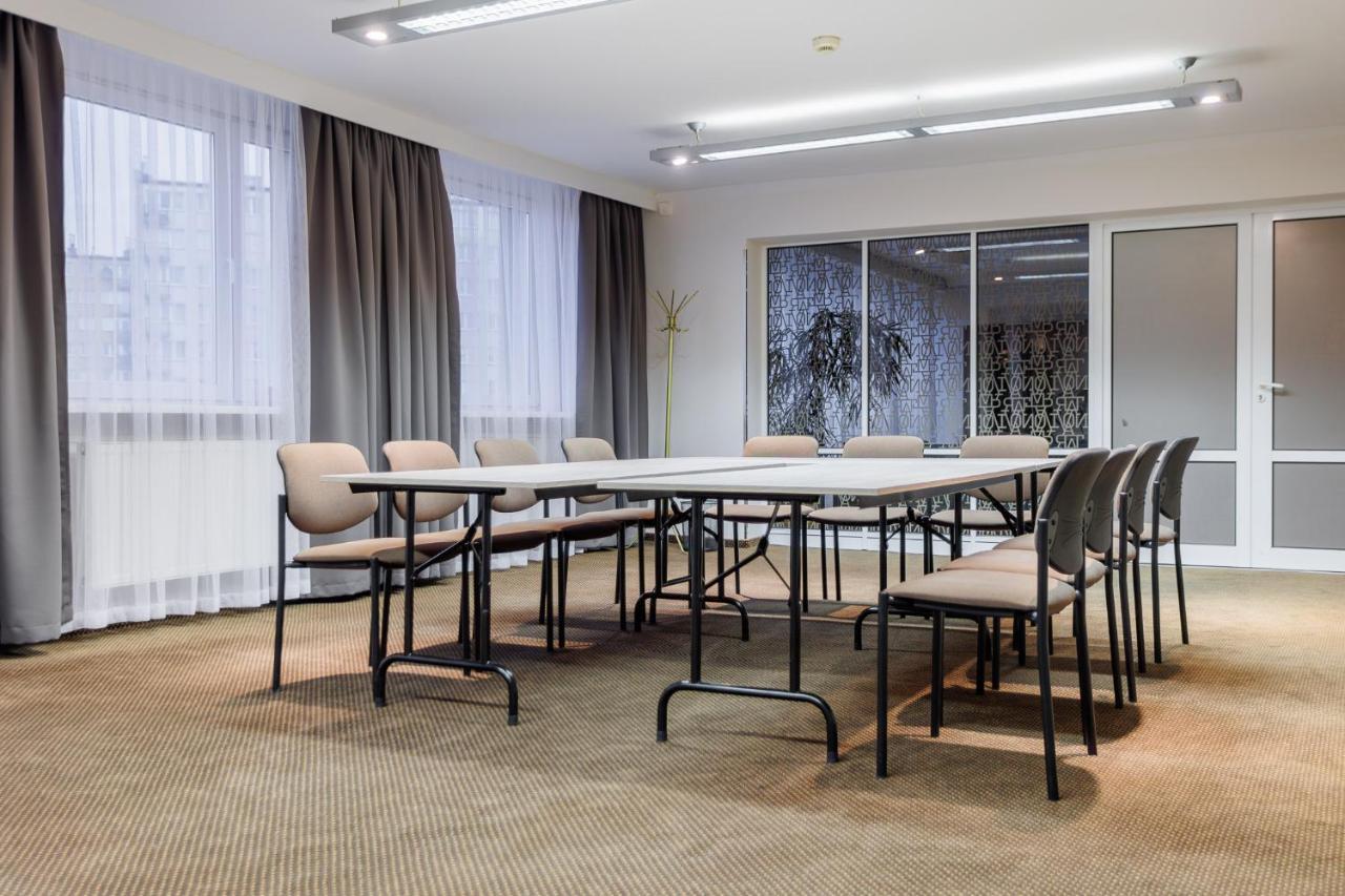 Hotel Tarnovia Tarnow Luaran gambar