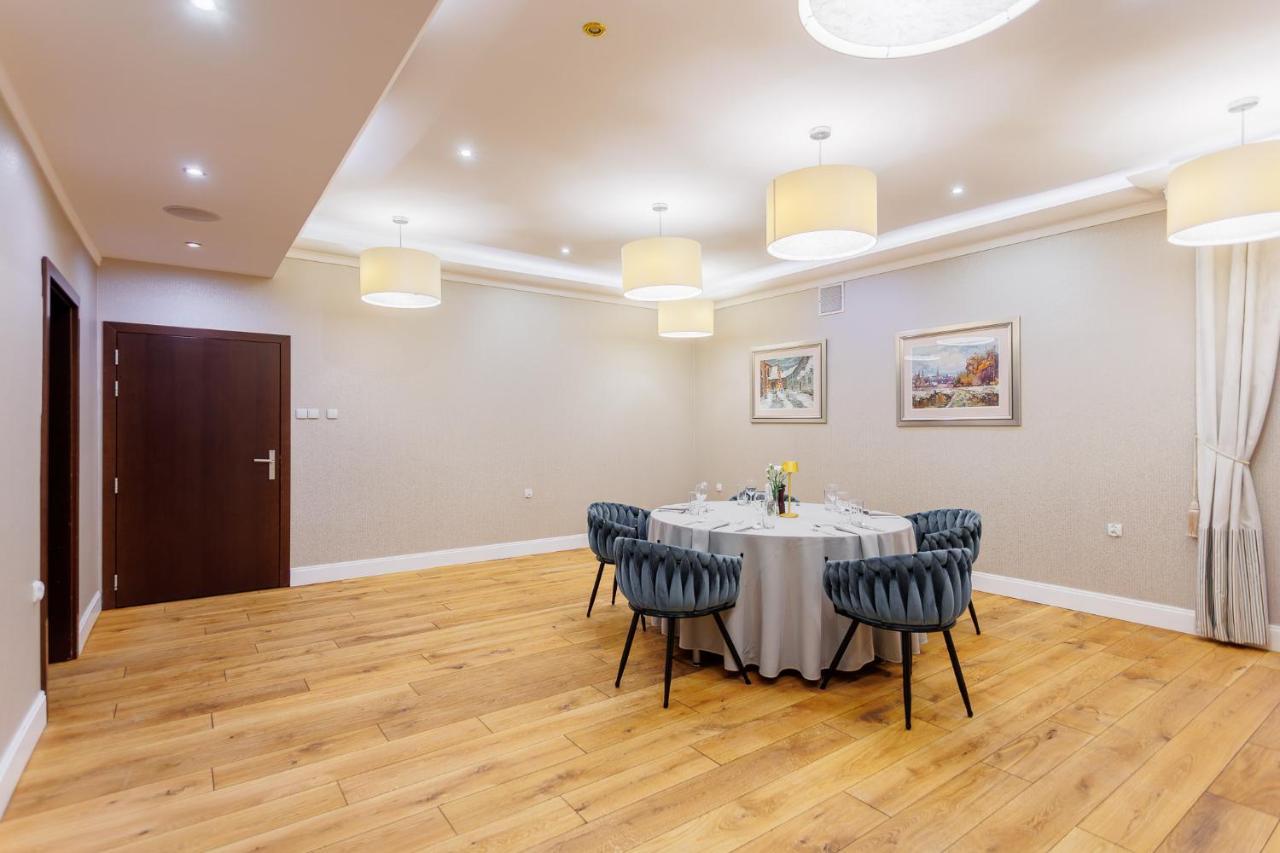 Hotel Tarnovia Tarnow Luaran gambar