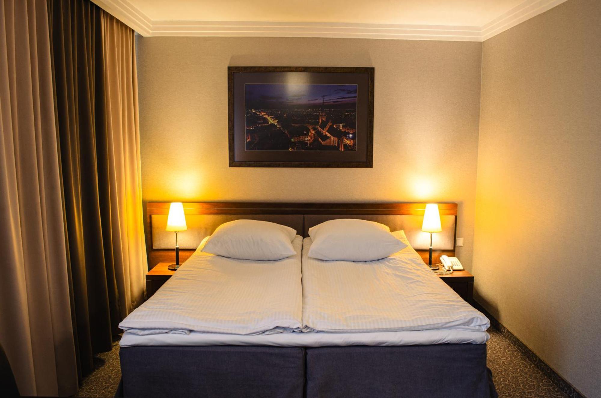 Hotel Tarnovia Tarnow Luaran gambar