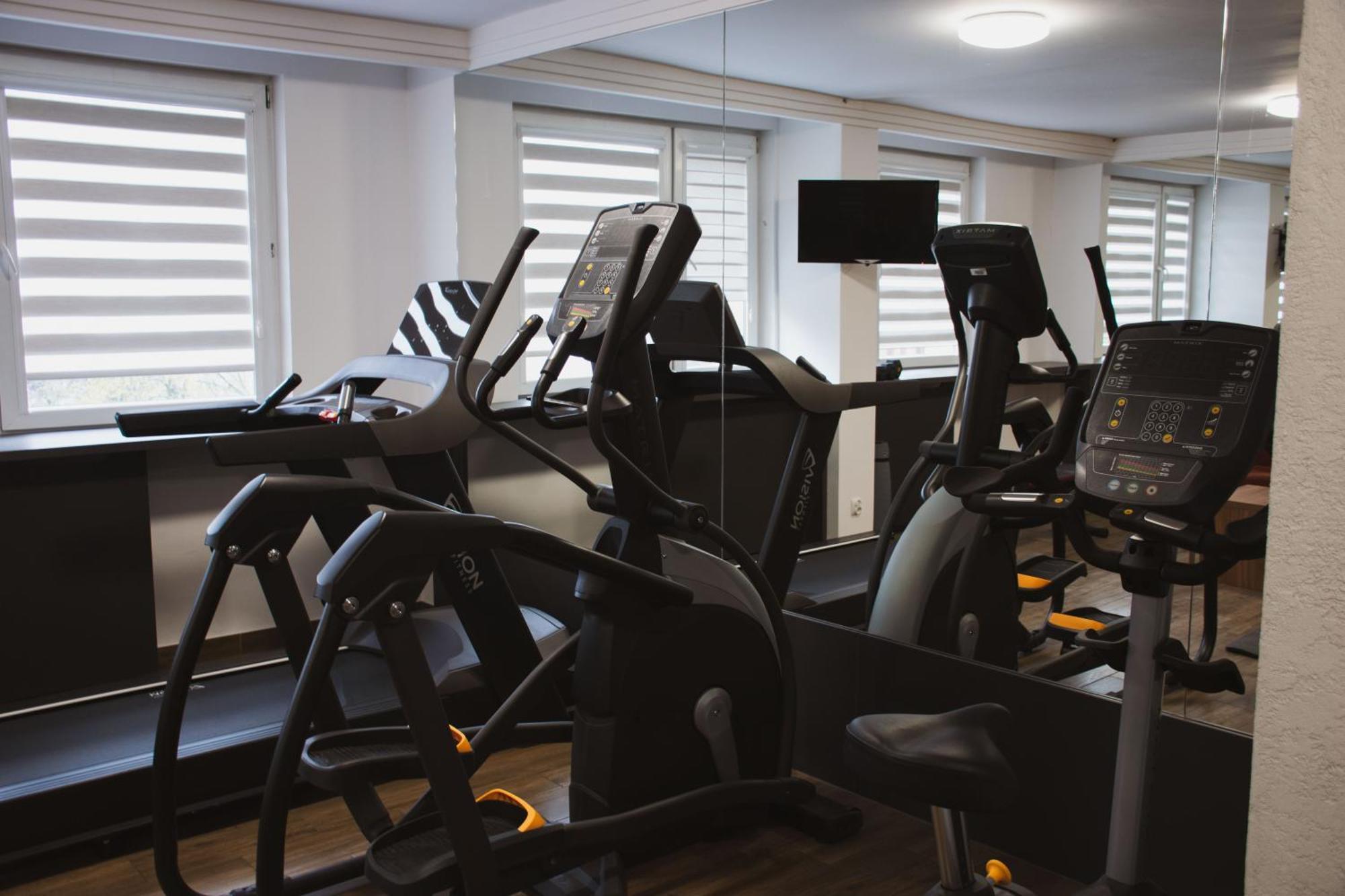 Hotel Tarnovia Tarnow Luaran gambar
