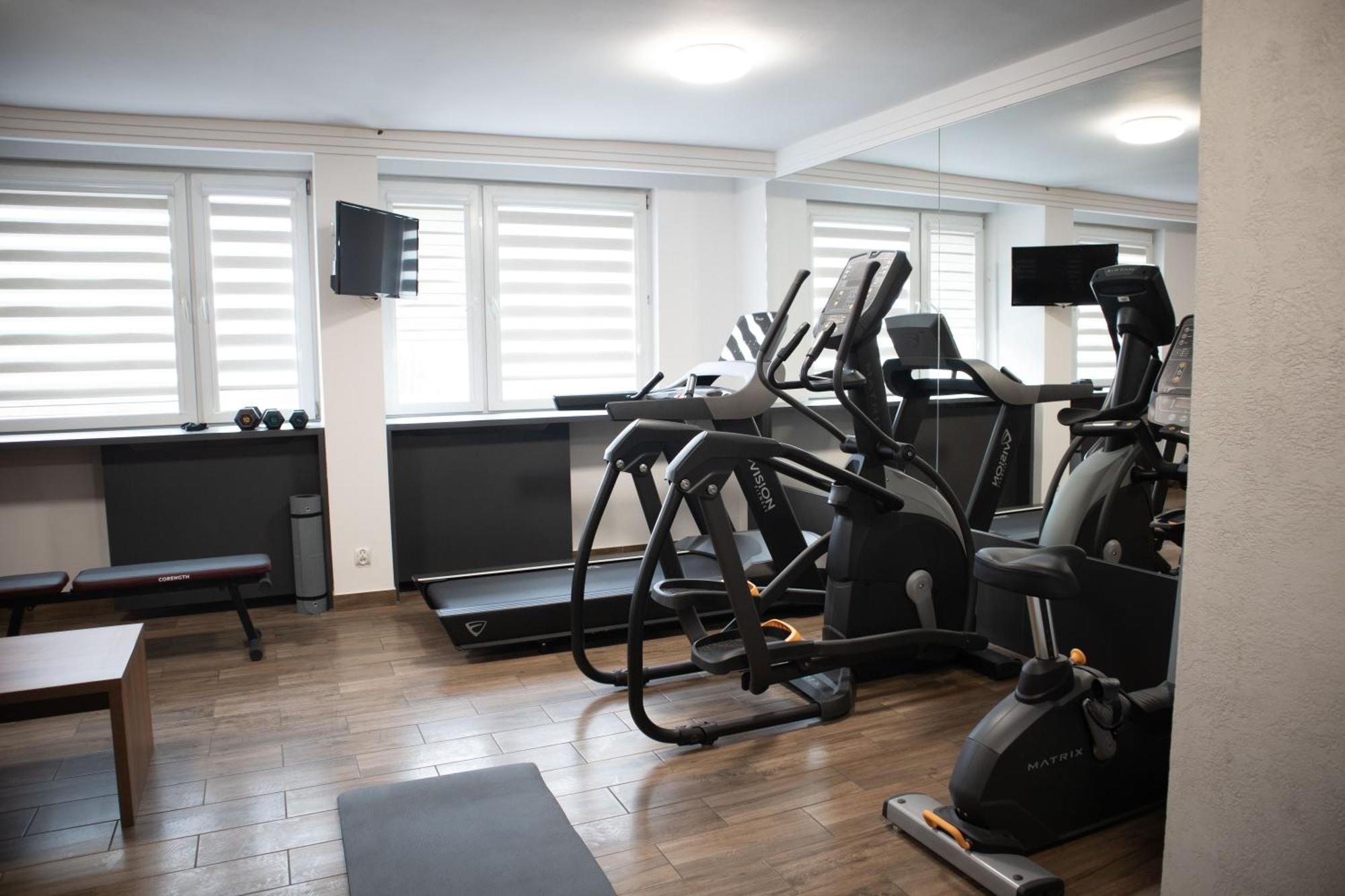 Hotel Tarnovia Tarnow Luaran gambar