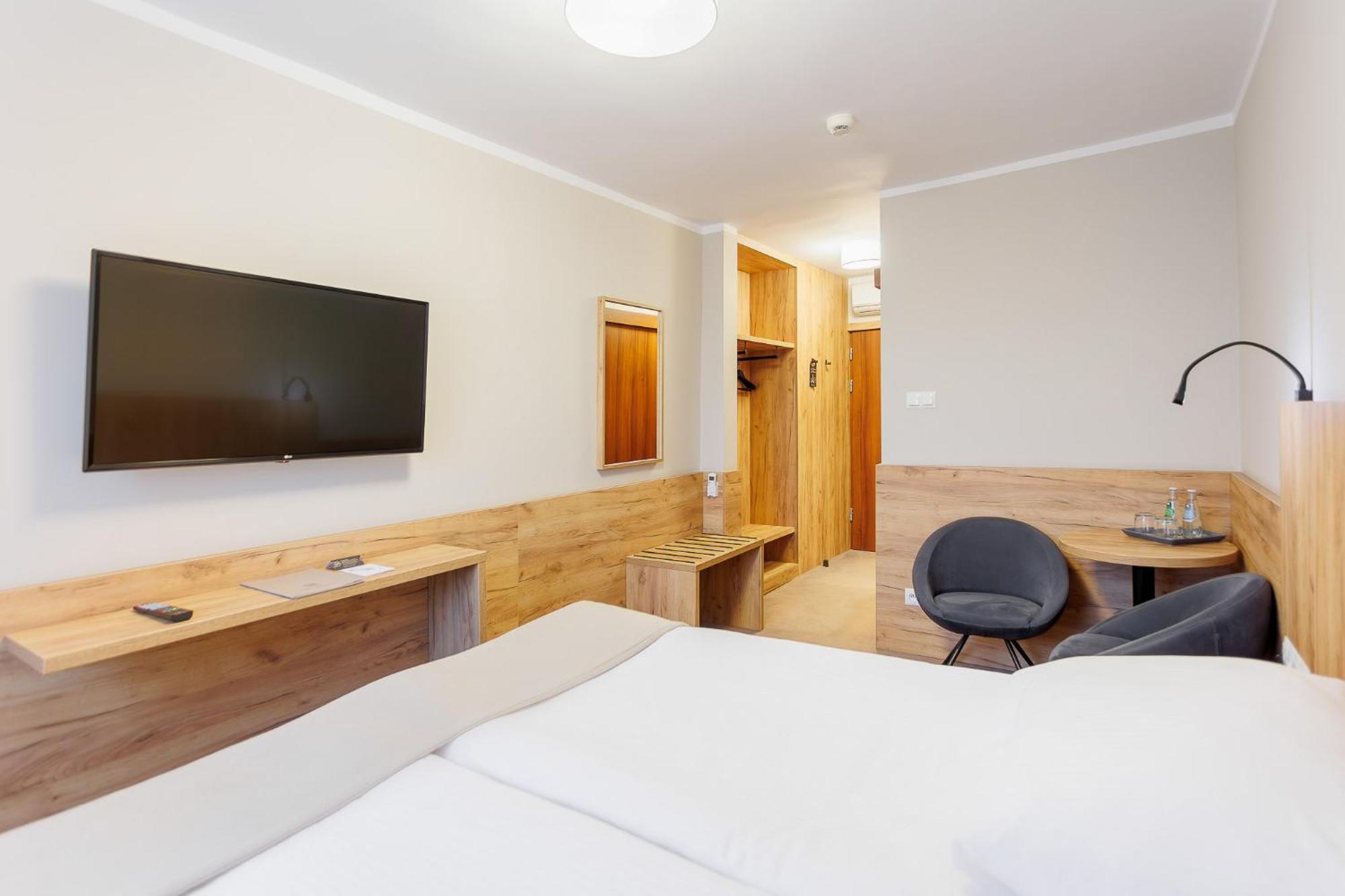 Hotel Tarnovia Tarnow Luaran gambar