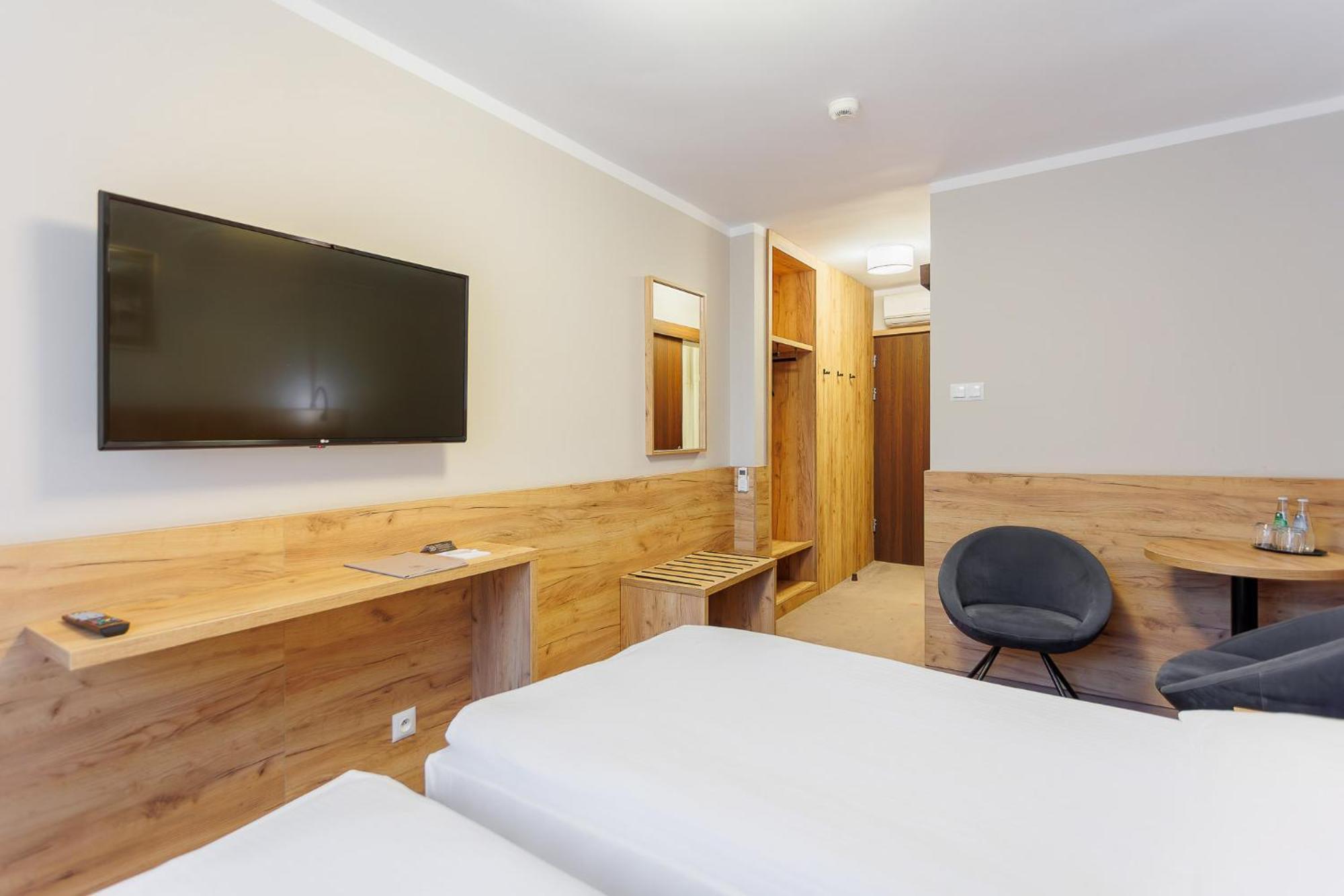 Hotel Tarnovia Tarnow Luaran gambar