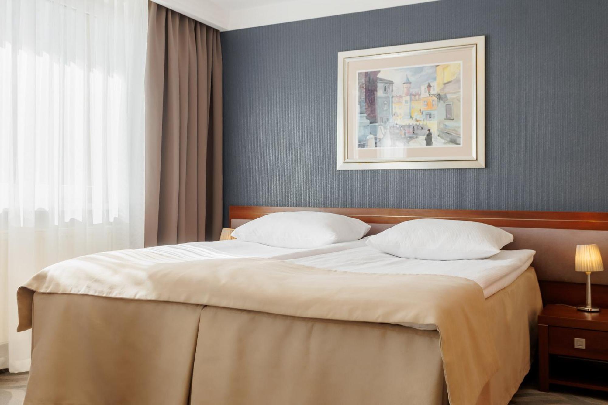 Hotel Tarnovia Tarnow Luaran gambar