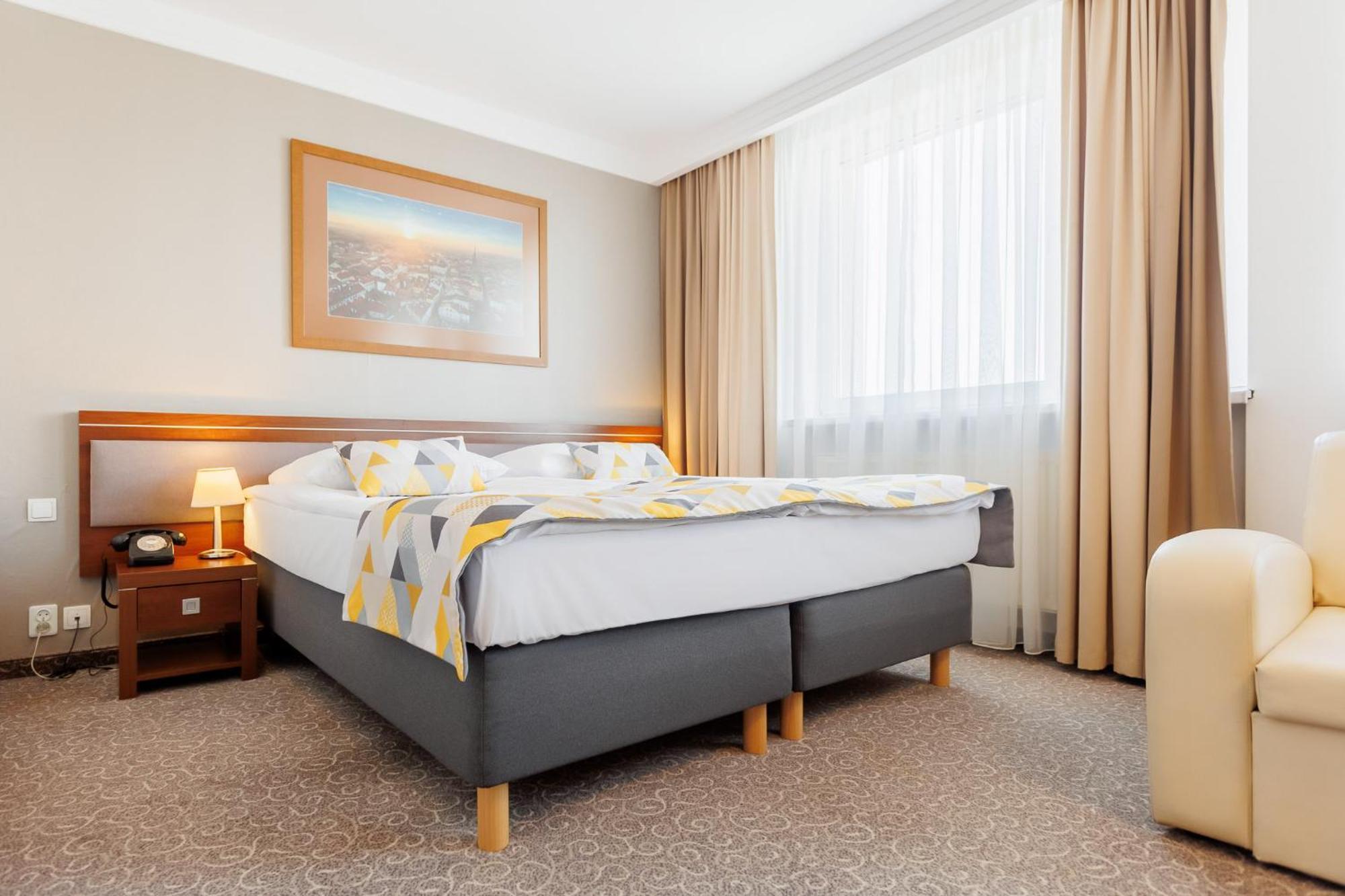 Hotel Tarnovia Tarnow Luaran gambar