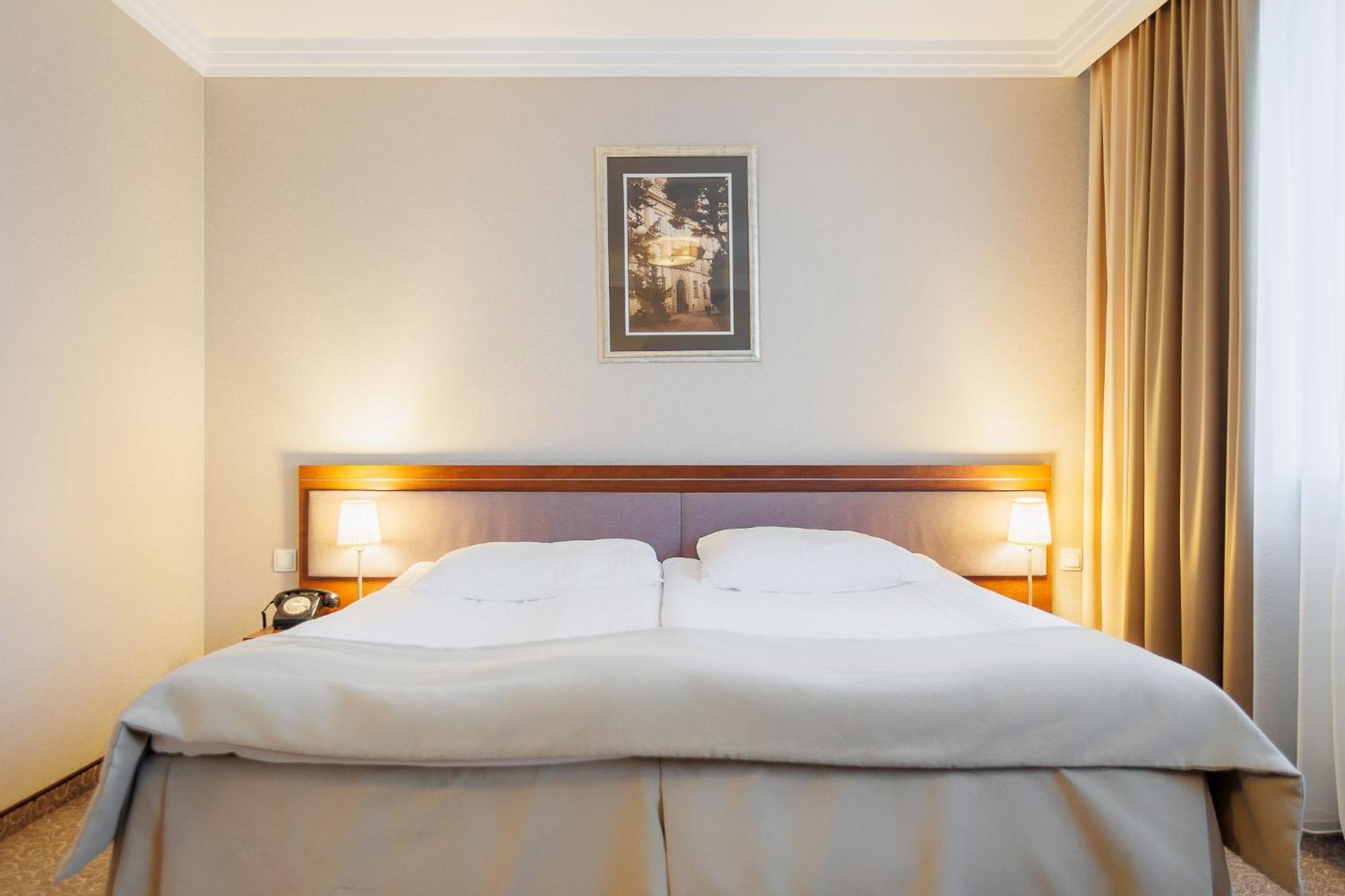 Hotel Tarnovia Tarnow Luaran gambar