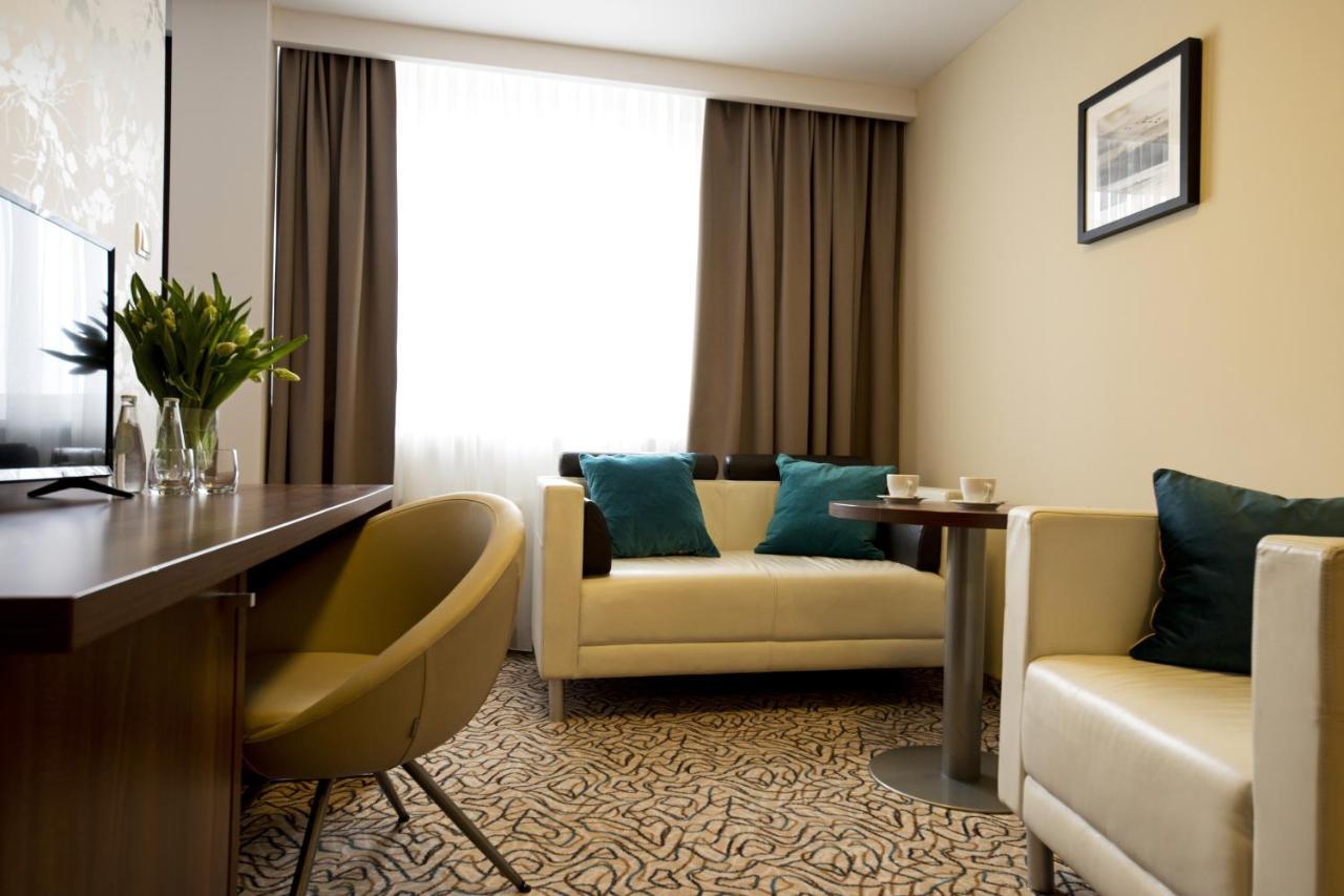 Hotel Tarnovia Tarnow Luaran gambar