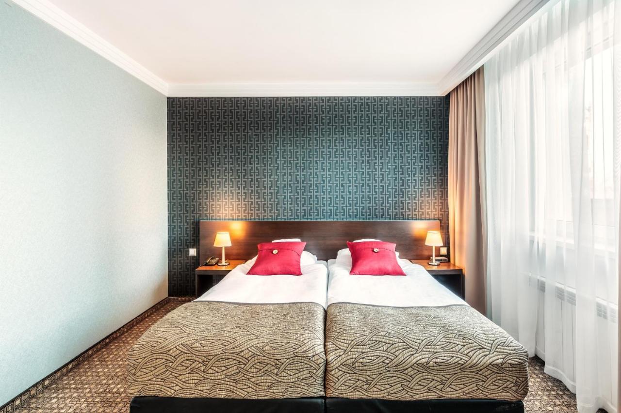 Hotel Tarnovia Tarnow Luaran gambar